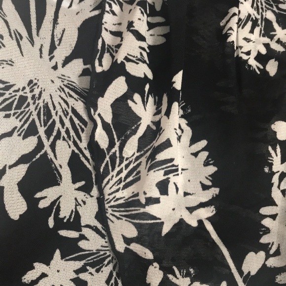 Elle sleeveless top - Picture 3 of 3